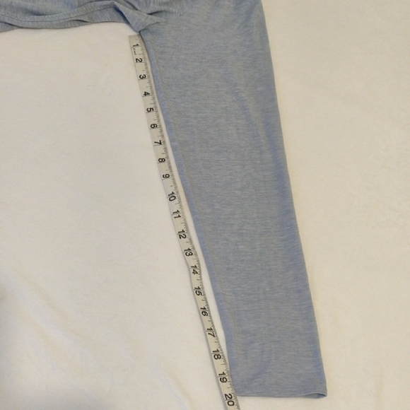 Athleta. Women's Light Gray Top - Picture 7 of 9